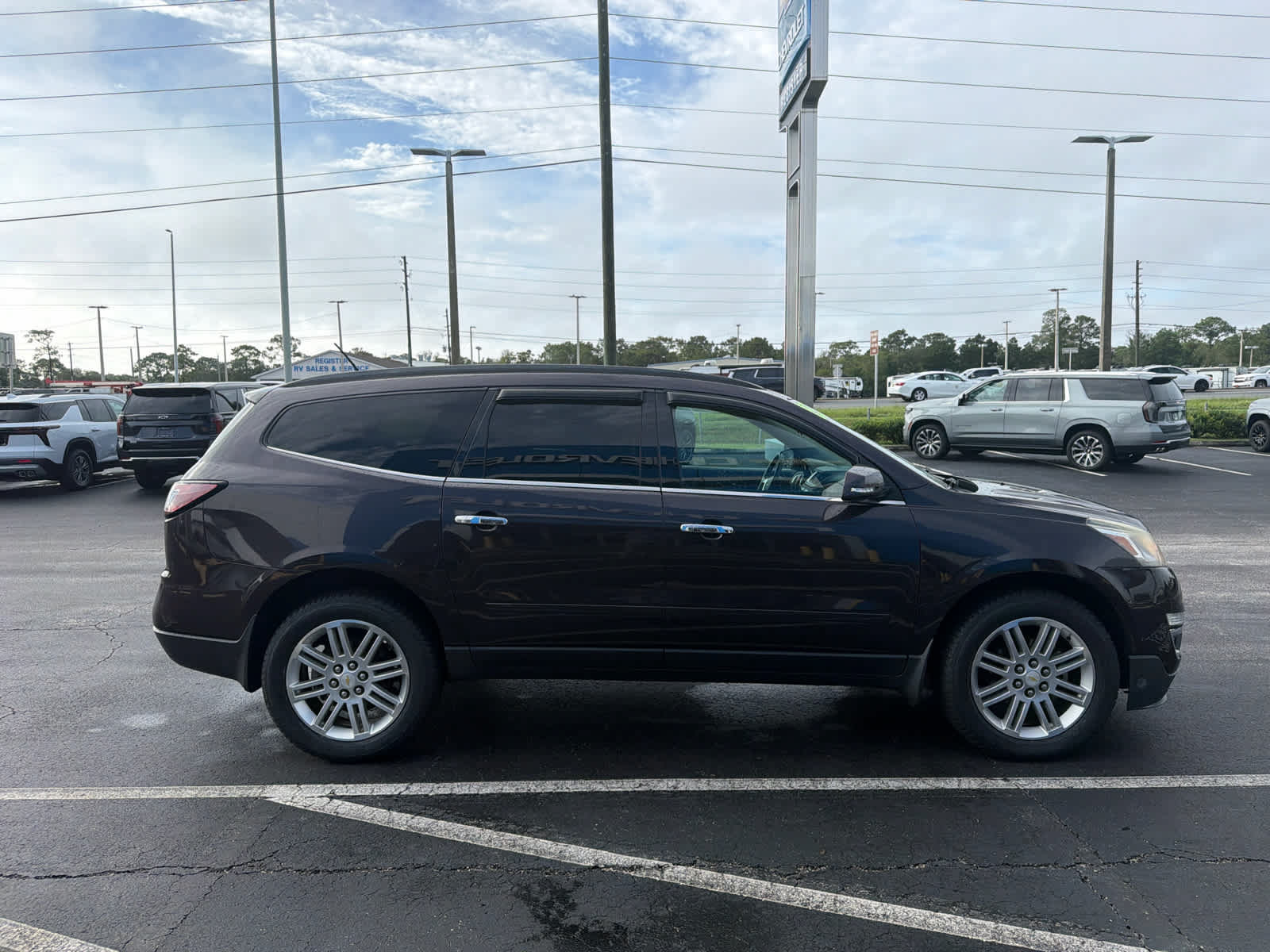 Used 2015 Chevrolet Traverse LT w/ Style and Technology Package FWD image 6