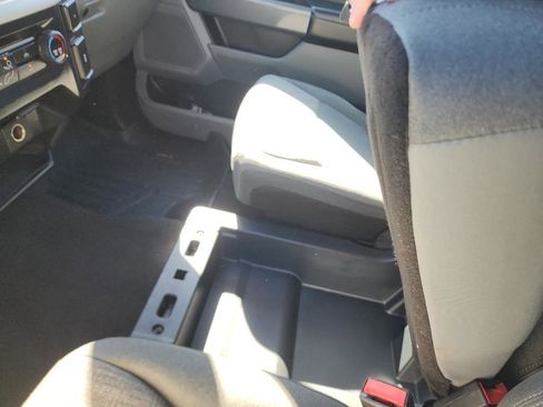 Used 2021 Ford F150 XLT image 25