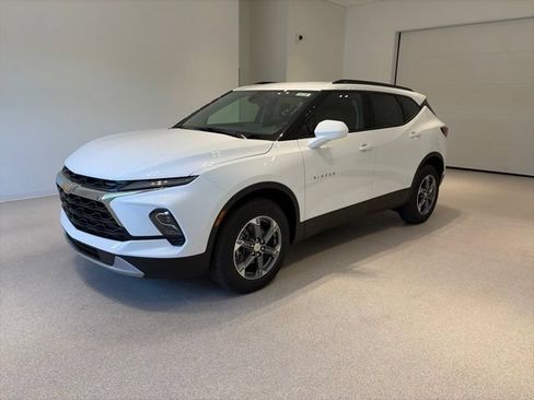 New 2026 Chevrolet Blazer LT w/ Convenience Package FWD image 3
