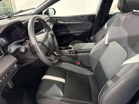 Used 2025 Toyota Camry SE image 20