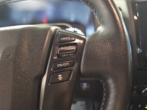 Used 2024 Nissan Frontier SV w/ SV Convenience Package image 17