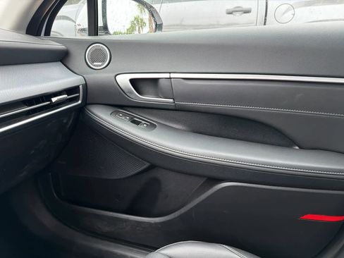 Used 2025 Hyundai Sonata Limited FWD image 16