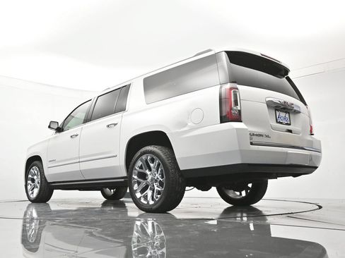 Used 2019 GMC Yukon XL Denali w/ Denali Ultimate Package AWD/4WD image 45