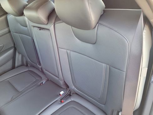 New 2025 Hyundai Tucson Limited image 15