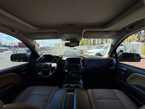 Used 2018 GMC Sierra 2500 Denali w/ Suspension Package, Off-Road image 31
