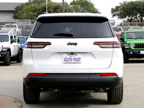 New 2025 Jeep Grand Cherokee L Laredo image 6