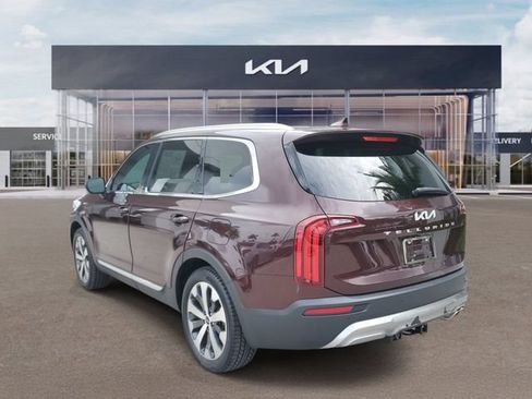 Certified 2022 Kia Telluride EX w/ EX Premium Package FWD image 4