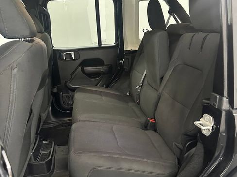Used 2023 Jeep Wrangler Unlimited w/ Sun & Screen Package AWD/4WD image 29