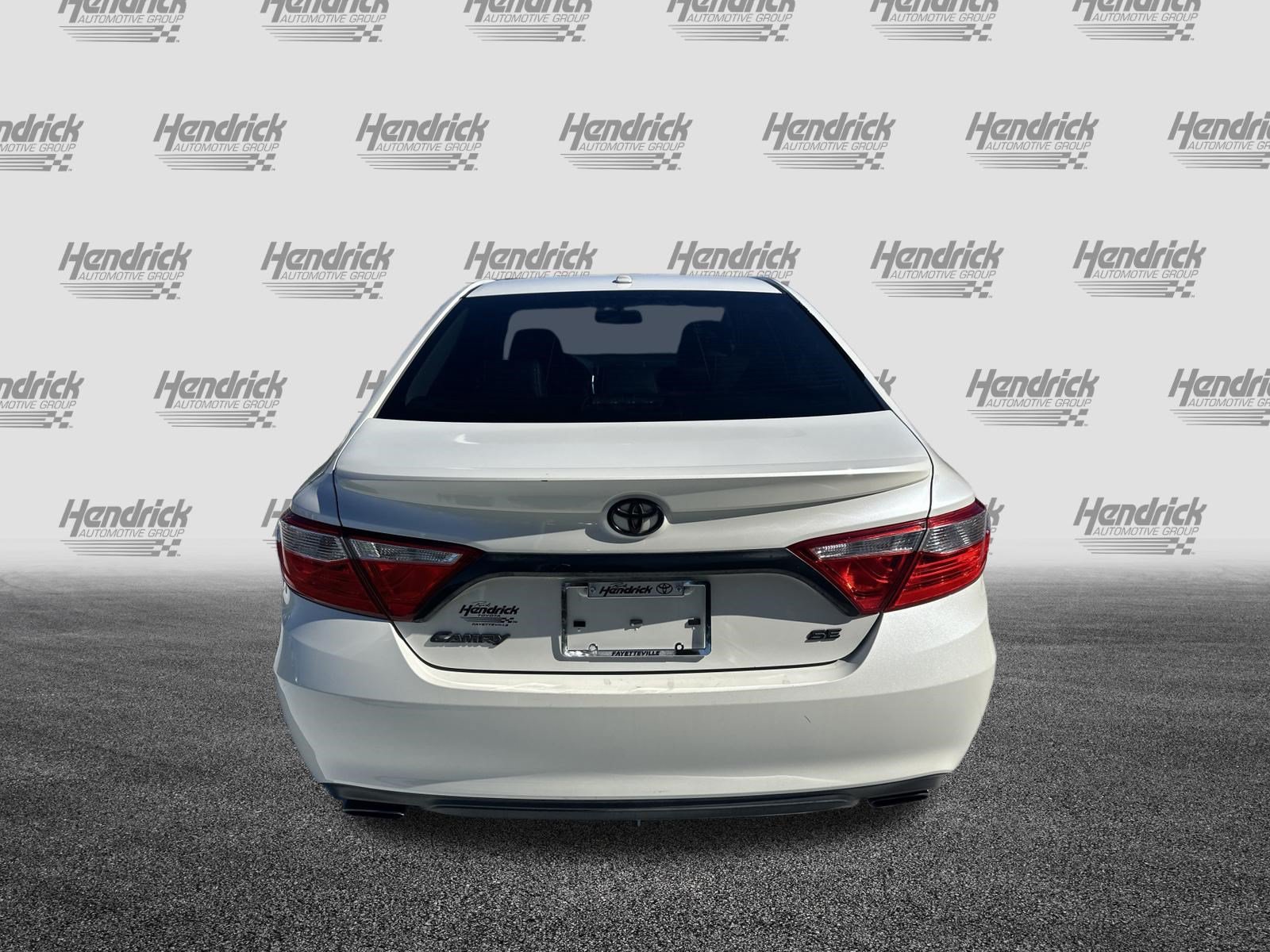 Used 2016 Toyota Camry SE FWD image 9