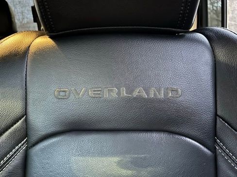 Used 2020 Jeep Gladiator Overland image 17