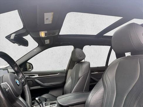 Used 2017 BMW X5 xDrive40e image 11