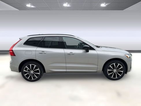 Used 2023 Volvo XC60 B5 Plus w/ Climate Package AWD/4WD image 8