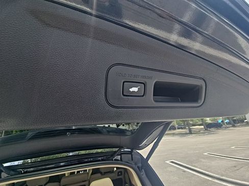 Used 2023 Acura MDX FWD image 36