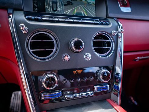 Used 2022 Rolls-Royce Cullinan AWD/4WD image 40