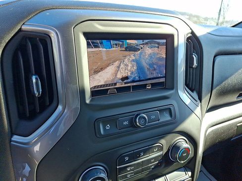 Used 2025 Chevrolet Silverado 2500 W/T image 7