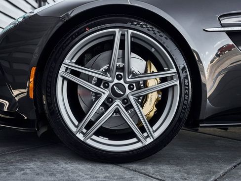 Used 2026 Aston Martin V8 Vantage S RWD image 3