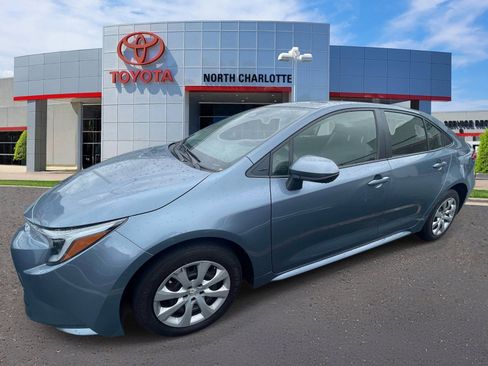 Used 2025 Toyota Corolla LE FWD image 7