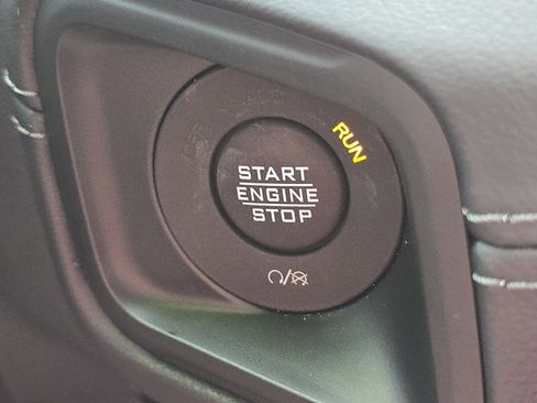 Used 2024 Jeep Wrangler Unlimited Sahara w/ Technology Group image 8