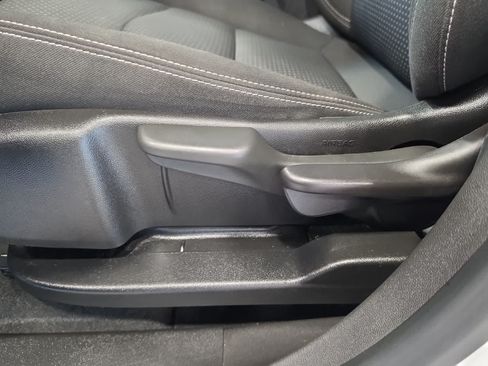 Used 2022 GMC Terrain SLE FWD image 18
