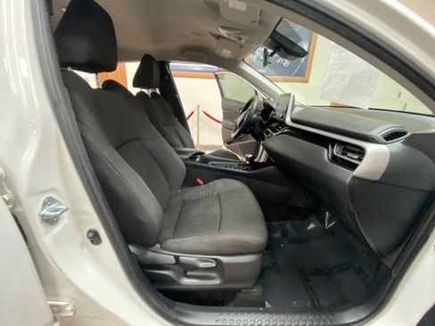 Used 2021 Toyota C-HR LE image 17