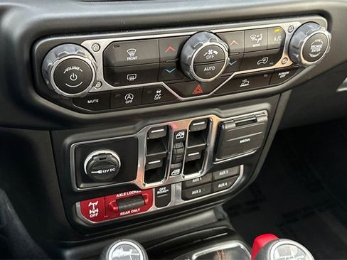 Certified 2023 Jeep Gladiator Mojave w/ Trailer Tow Package image 21