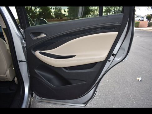 Used 2016 Buick Envision Premium image 28