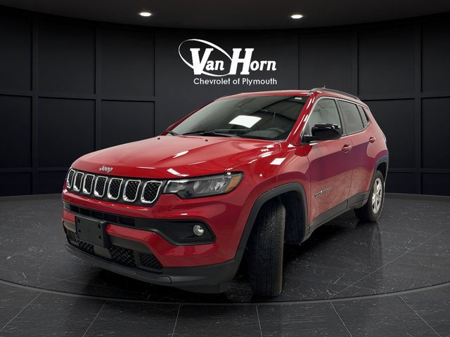 Used 2024 Jeep Compass Latitude AWD/4WD image 7