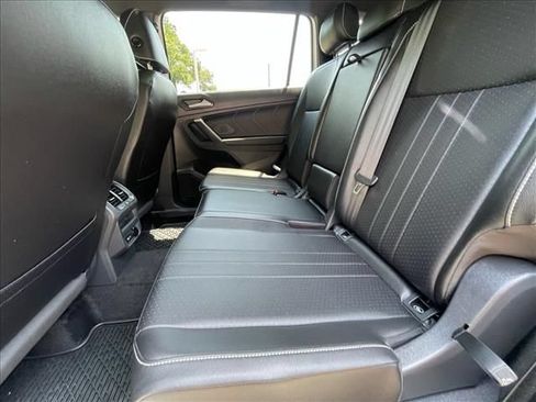 Used 2023 Volkswagen Tiguan SE R-Line FWD image 4