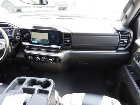 Used 2022 Chevrolet Silverado 1500 LT AWD/4WD image 38