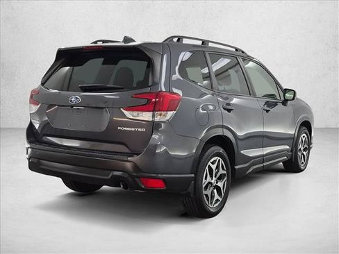 Used 2023 Subaru Forester Premium w/ Popular Package #3 AWD/4WD image 5