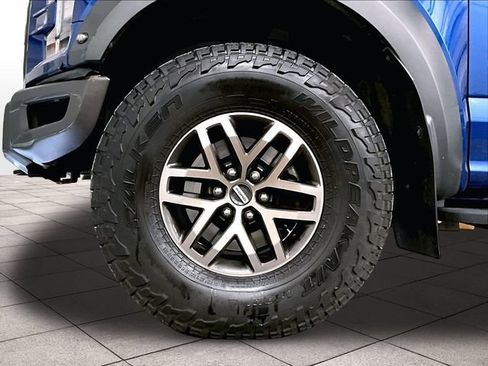 Used 2017 Ford F150 Raptor w/ Equipment Group 802A Luxury AWD/4WD image 9