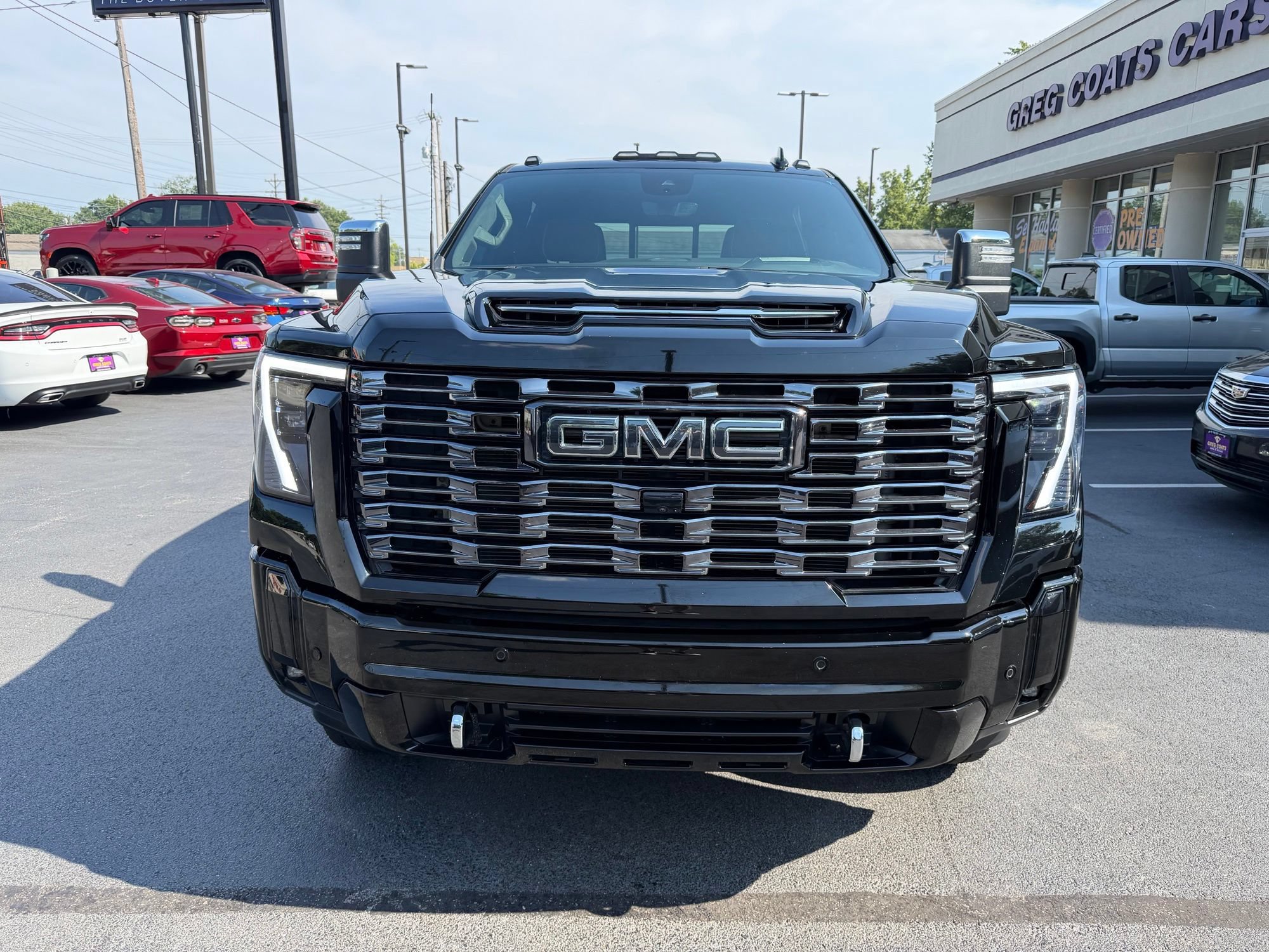 Used 2025 GMC Sierra 3500 Denali Ultimate AWD/4WD image 2