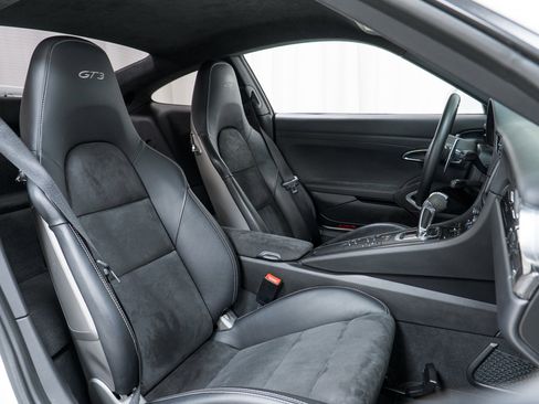 Certified 2014 Porsche 911 GT3 image 28