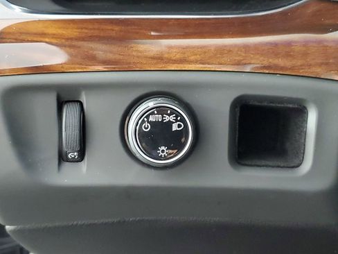 Used 2016 Cadillac Escalade Luxury image 28