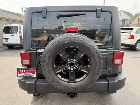 Used 2015 Jeep Wrangler Unlimited Sport w/ Connectivity Group AWD/4WD image 5
