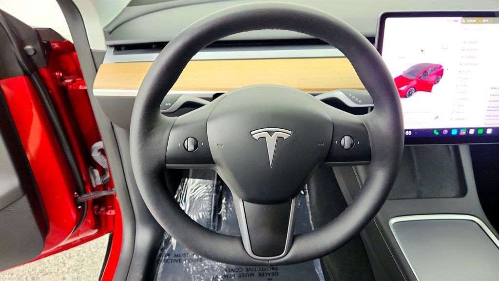 Used 2024 Tesla Model Y 2WD image 13