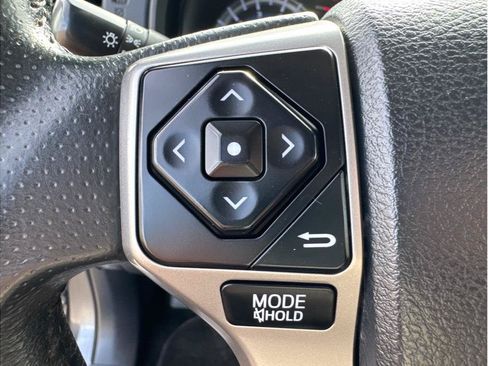 Used 2015 Toyota 4Runner SR5 AWD/4WD image 17