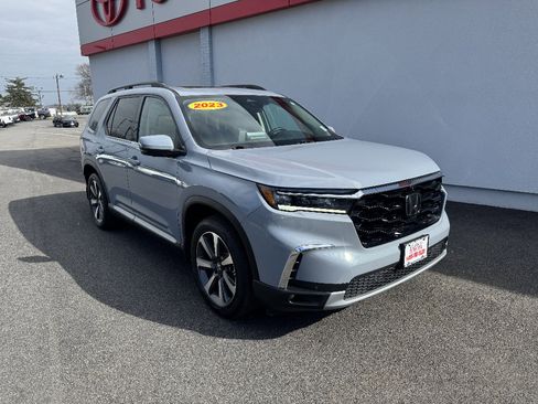 Used 2023 Honda Pilot Elite image 4