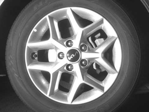 Used 2025 Kia Soul LX w/ LX Technology Package FWD image 16