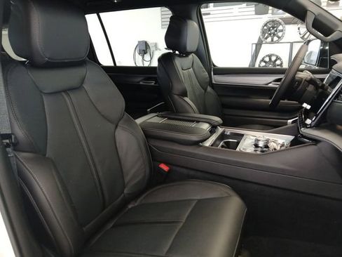 New 2026 Jeep Grand Wagoneer 4WD image 15