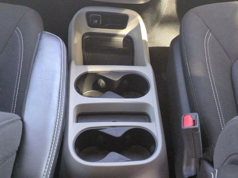 Used 2023 Chrysler Voyager LX image 19