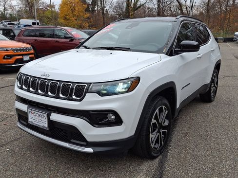 Certified 2023 Jeep Compass Limited image 3