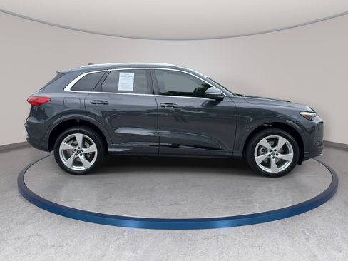 Certified 2025 Audi Q5 Premium Plus w/ Premium Plus AWD/4WD image 4