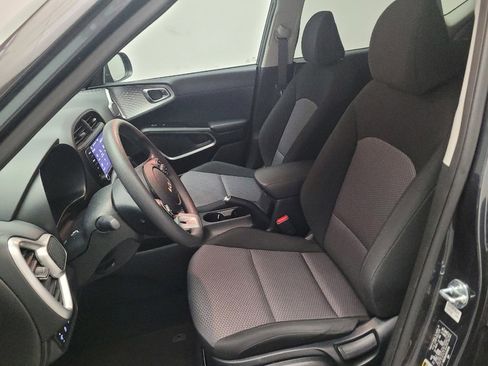 Used 2024 Kia Soul LX w/ Option Group 015 image 17