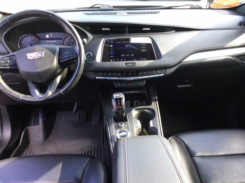 Used 2019 Cadillac XT4 Premium Luxury AWD/4WD image 19