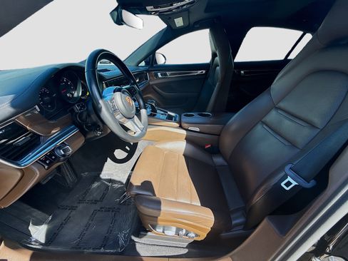 Used 2020 Porsche Panamera 4 image 16