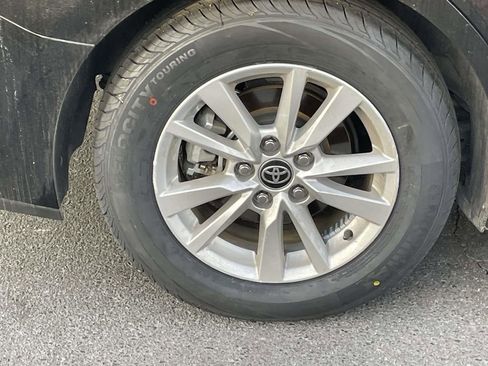 Used 2025 Toyota Camry LE image 13