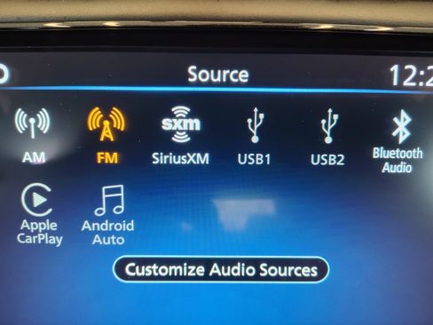Used 2024 Nissan Versa SR FWD image 17
