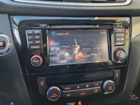 Used 2016 Nissan Rogue SV w/ SV Premium Package image 14