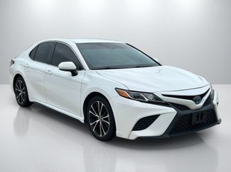 Used 2019 Toyota Camry SE FWD video 3